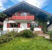 Einfamilienhaus mit Einliegerwohnung in idyllischer Lage - Burggen