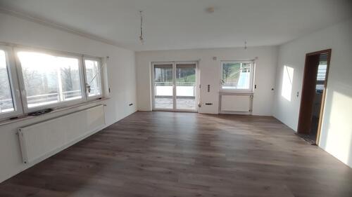 Foto - Große teilrenovierte Wohnung - 1.350,00&nbsp;EUR Kaltmiete, ca.&nbsp; 133,00&nbsp;m&sup2;