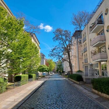 Foto - Schöne, grosse Wohnung in ruhiger zentraler Lage ab Juli