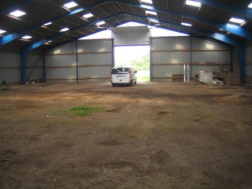 Foto - Vermiete Motorradstellplätze in trockener Halle