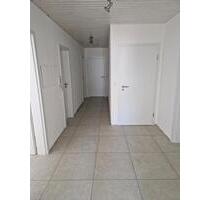 Dachgeschosswohnung renoviert - 700,00&nbsp;EUR Kaltmiete, ca.&nbsp; 90,00&nbsp;m&sup2; in Hohenroth (PLZ: 97618)