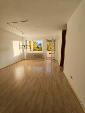 Foto - Helle 2,5-Zimmer-Wohnung mit Balkon,Garage und EBK