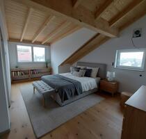 Lichtdurchflutetes Dachgeschoss mit offenem Wohnen und separater - Eichendorf