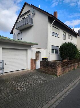 Foto - 3 Zimmer Wohnung mit Balkon, Gartenanteil und Garage