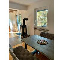 Renovierte 85qm Erdgeschosswohnung + blickdichtem Garten + Küche - Hof Christiansreuth