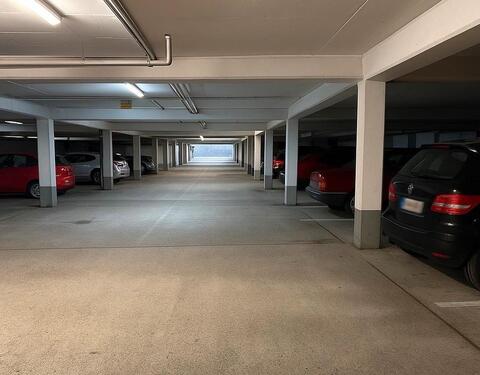 Foto - Tiefgaragenstellplatz – sofort verfügbar – 100 €Monat