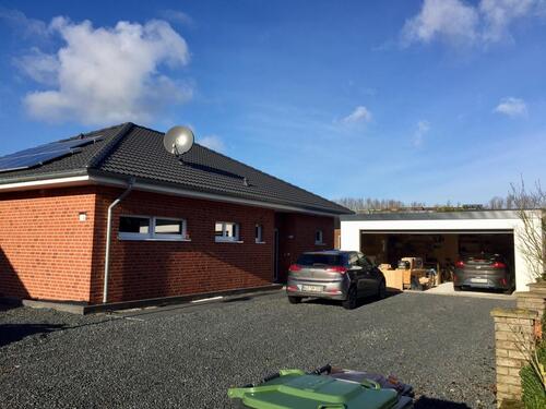 Foto - Moderner Bungalow mit Doppelgarage und Keller, PROVISIONSFREI