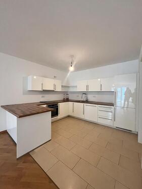 Foto - Moderne 2 Zimmer Wohnung mit Einbauküche und Balkon