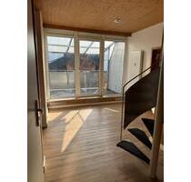 Frisch sanierte 4-Zimmer-Dachgeschosswohnung mit Einbauküche und sonniger Loggia - Leipzig Nord