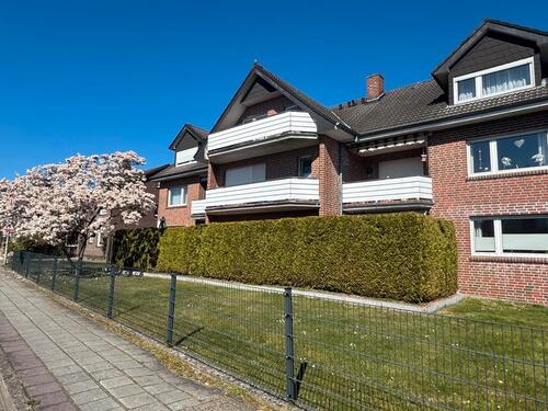 Foto - Voll möbliertes u. neu renov. 1,5 Zi.-Appartment im 2. OG, zentral in Papenburg ab sofort zu vermieten!! 37 m² - toll ausgestattet mit gr. Balkon, max. 1 Person!!! K.M. 450 € + 100 € NK. + 110 €...