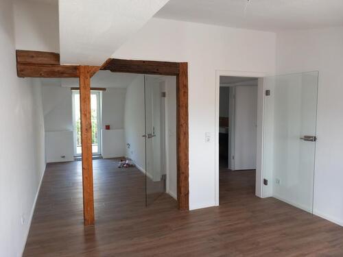 Foto - Erstbezug nach Sanierung: 4-Zimmer Wohnung mit Balkon im Dachgeschoss (2. OG)