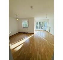 Helle 1-Zimmer-Wohnung (38 m²) mit großem Balkon & TG-Stellplatz - Bad Abbach