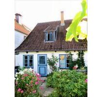 Wohnen im historischen Holm: 2,5-Zi.-Maisonette-Whg. mit Gartenabteil, Schuppen & besonderem Charme! - Schleswig