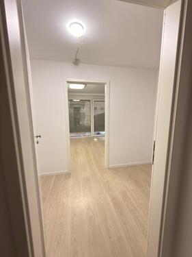 Foto - 2 - Zimmer Anliegerwohnung ca.85 m2 950 € Warmmiete