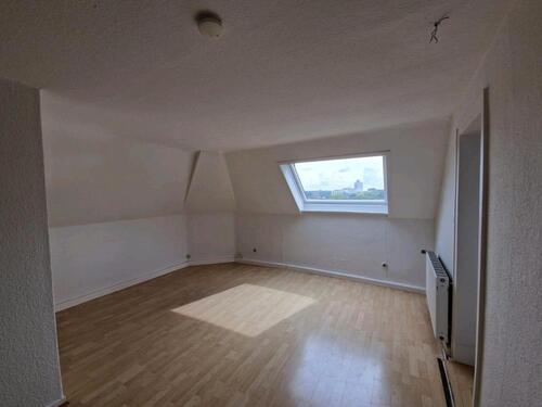 Foto - Wohnung zu vernieten DG 40 qm 370 Euro Kaltmiete