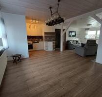 Altengerechte Dachgeschoßwohnung inkl. Treppenlifte Kaltmiete - Grevenbroich Neuenhausen