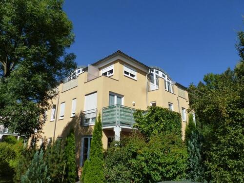 Foto - EINBAUKÜCHE, 2 BALKONE, TIEFGARAGE, RABENSTEIN