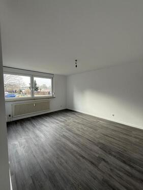 Foto - Renovierte 3 Zimmer Wohnung - 1.200,00&nbsp;EUR Kaltmiete, ca.&nbsp; 70,00&nbsp;m&sup2;