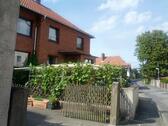 Foto - Freistehendes Haus mit Keller und kl. Garten, 2 Parkplätze 1.550€