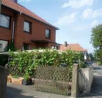Freistehendes Haus mit Keller und kl. Garten, 2 Parkplätze 1.550€ - Braunschweig Lehndorf-Watenbüttel