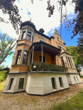 Foto - Stilvoll Wohnen in beeindruckender Villa mit EBK und SP