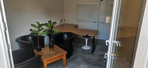 Foto - Gewerberaum, Lagerraum, Büro, Arbeitszimmer