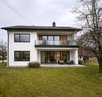 3 Zimmer Erdgeschoss Wohnung mit Terrasse und Garten - Pleß