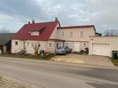 Foto - Einfamilienhaus mit Einliegerwohnung und Scheune