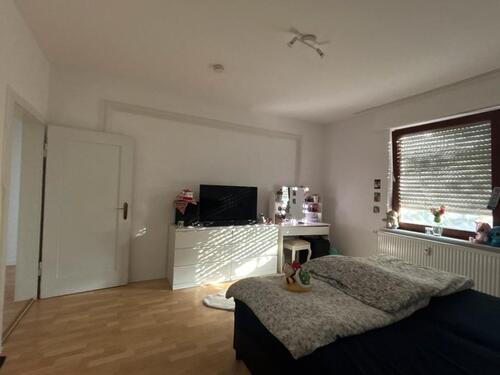 Foto - 3 Zimmer Küche Bad Wohnung - 980,00&nbsp;EUR Kaltmiete, ca.&nbsp; 90,00&nbsp;m&sup2;