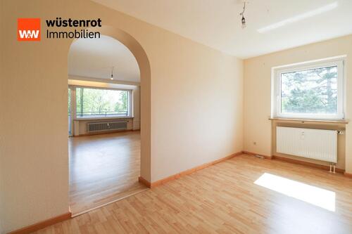 Foto - Raumwunder auf einer Wohnebene - Top gepflegte 6- Zimmer Wohnung mit Personenaufzug und 2 Loggien in Selb.