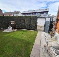 Charmante 2,5-Zimmer Wohnung im EG mit Wintergarten, Garten, GarageLagerhalle & vielen Extras! - Oberhausen