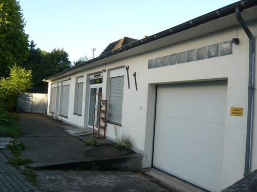 Foto - Reihenendhaus mit extra Gewerbeteil im ESSENER Ostteil