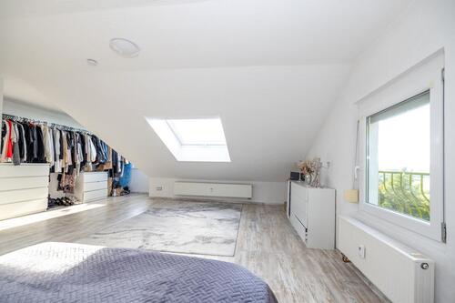 Foto - Wohntraum im Dachgeschoss – 3 Zimmer mit Fernblick ins Grüne