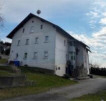 Haus, Mietwohnungen, Scheune und Garagen - Büchlberg