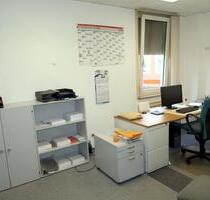 Gelegenheit! Kleinere Büroeinheit in zentraler, gut frequentierter Lage! - Ebersbach an der Fils