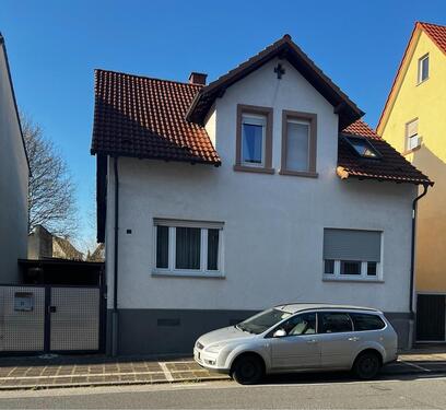 Foto - Sanierungsbedürftiges 1-2 Familienhaus in Heppenheim