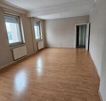 SEHR SCHÖNE 1.OG WOHNUNG MIT KÜCHE,NÄHE BAHNHOF IN HERZOGENRATH ZU VERMIETEN ca.70 m²