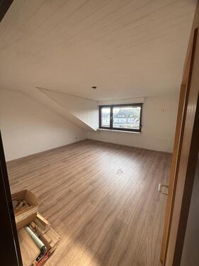Foto - 3-Zimmer Wohnung, 70 m², teils renoviert