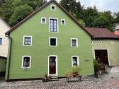 Foto - Mehrfamilienhaus mit Scheune und Garagen
