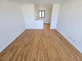 Foto - Wohnen im Denkmal - 2 Zimmer, Balkon, Parkett, modernes Bad mit Wanne, Fußbodenheizung & Stellplatz