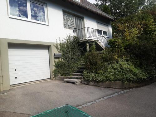Foto - Haus, mit An-Aus-Neubaupotential, renovierungsbedürftig