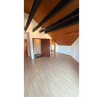 Zentrale 2-Zimmer-DG-Wohnung in Gladenbach