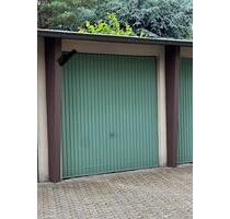 Garage mit elektrischem Tor, Stromanschluss und Licht - Köln Kalk
