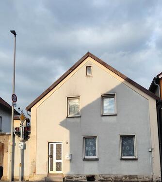 Foto - Kapitalanlage(vermietetes Haus in HallstadtBamberg) zu verkaufen