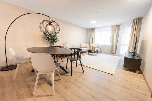 Foto - Modern und voll möbliert: Zentrale 2-Zimmer-Wohnung in Böblingen