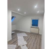 2 Zimmer DG Wohnung - 900,00&nbsp;EUR Kaltmiete, ca.&nbsp; 60,00&nbsp;m&sup2; in Mannheim (PLZ: 68309) Käfertal