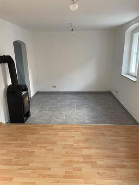 Foto - Schönes Wohnhaus mit Garten und Carport