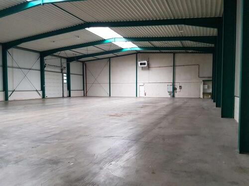 Foto - Lagerhalle zu vermieten - 4.950,00 EUR Kaltmiete,