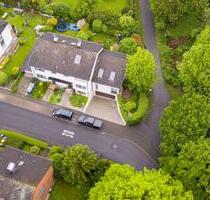 Ruhig wohnen am Naturschutzgebiet – DHH mit eigener Tiefgarage - Wesseling