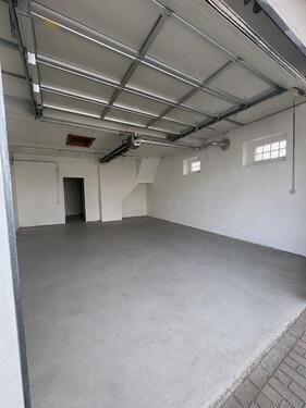 Foto - Halle Garage Stellplatz Lager Werkstatt mit ausreichend Lagerfläche